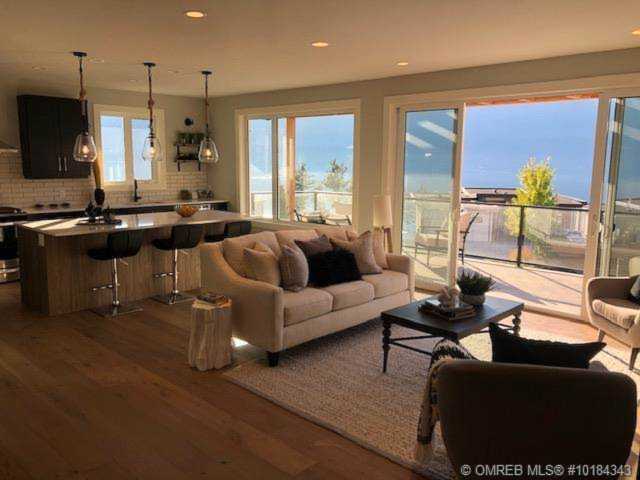 3559 Mckinley Beach Drive Kelowna, BC V1V3G1