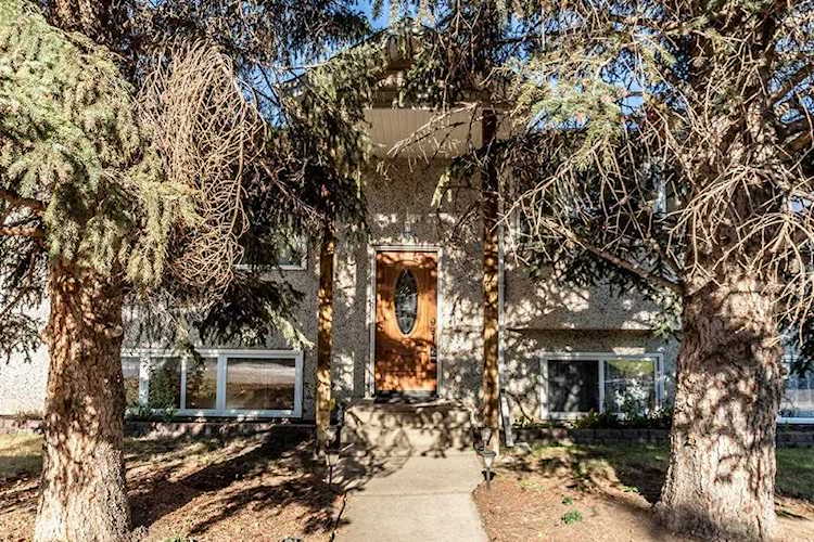 1015 2 St SW High River, AB T1V 1A5