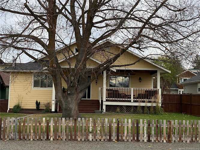 1985/1983 Knox Crescent Kelowna, BC V1Y1K9