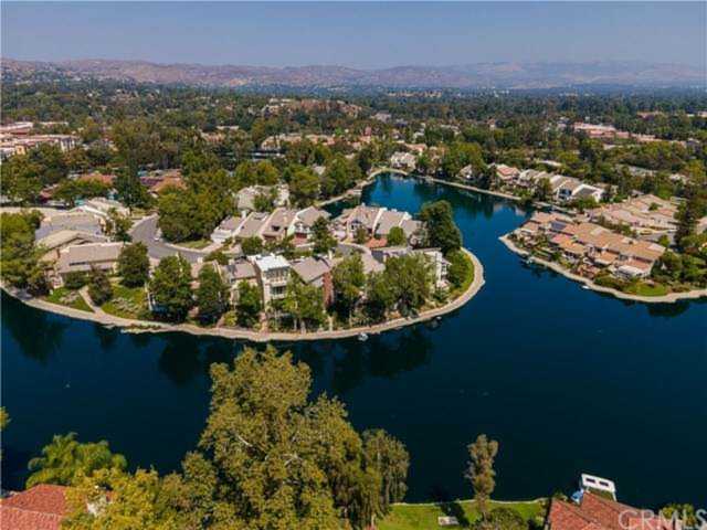 4609 Park Mirasol Calabasas, CA 91302