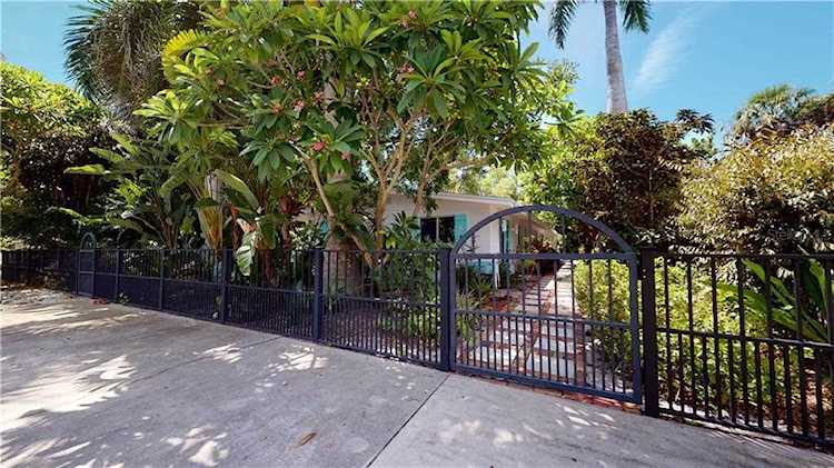 3360 Higel Ave Sarasota, FL 34242