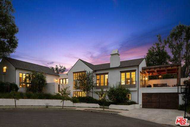 201 S Rimpau Boulevard Los Angeles, CA 90004