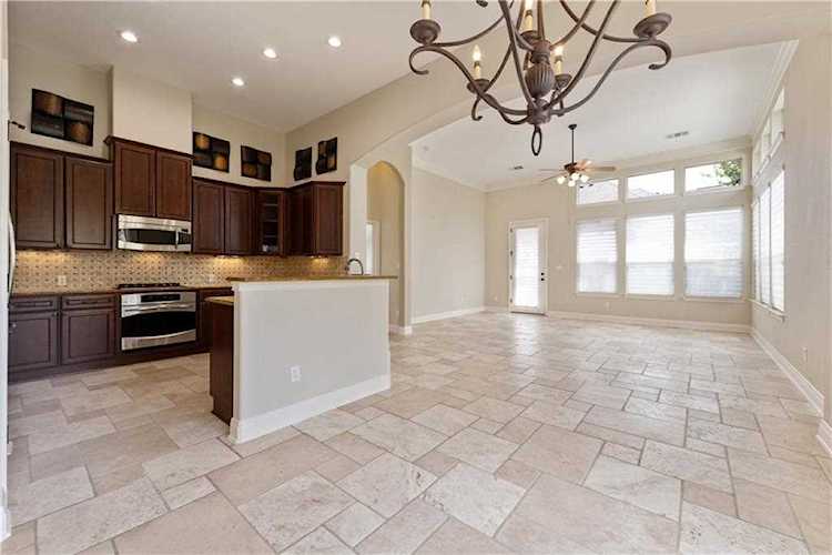 102 Glen Heather CT #605 Lakeway, TX 78734