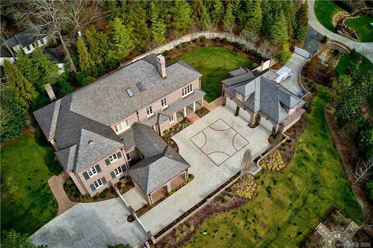 2251 Vernon Dr Charlotte, NC 28211