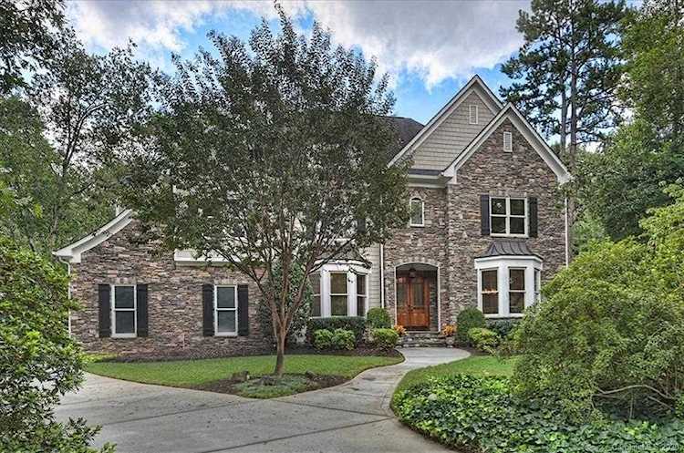 944 Bridlepath Ln Charlotte, NC 28211