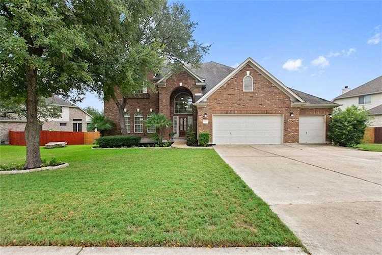 136 Eaton LN Austin, TX 78737
