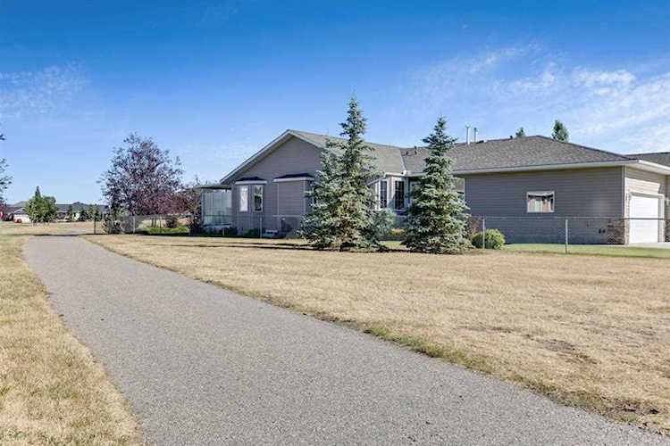 1931 Riverside Rd NW High River, AB T1V 2B5