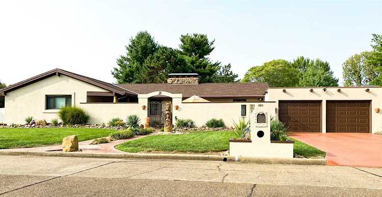 7124 E Olive Street Evansville, IN 47715