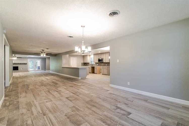 7713 Valley View Ln Houston, TX 77074