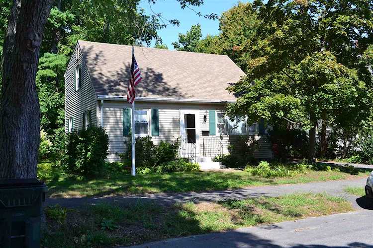 30 Appleton St Manchester, NH 03104