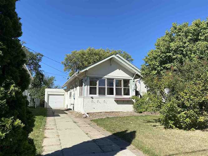 804 SW Beacon St Minot, ND 58701