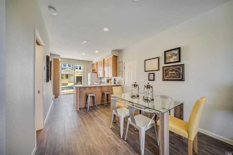 2287 Vanderford Drive Santa Rosa, CA 95407