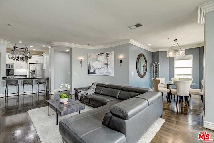 1658 Camden Avenue #401 Los Angeles, CA 90025