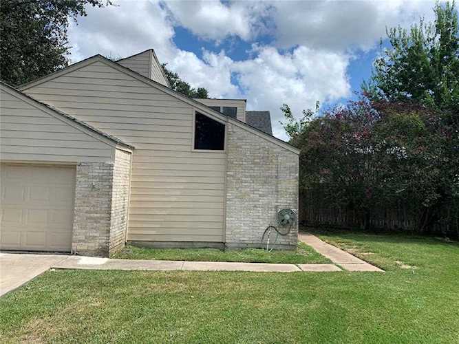 603 Meadow Knoll Dr Stafford, TX 77477