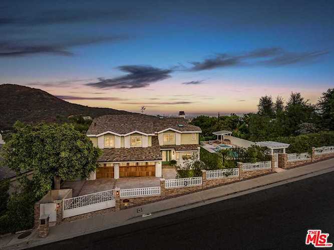 16598 Via Floresta Pacific Palisades, CA 90272