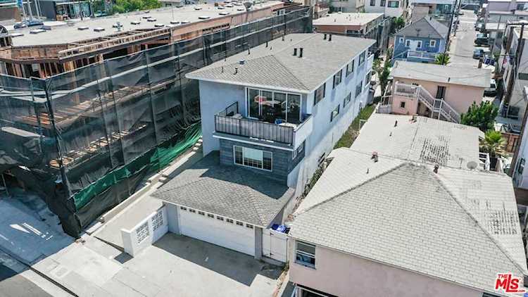 220 14th Street Manhattan Beach, CA 90266