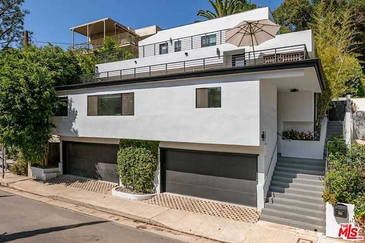 343 N Skyewiay Road Los Angeles, CA 90049