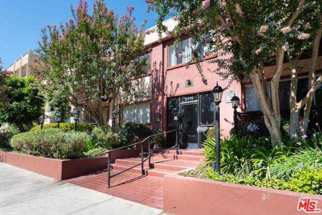 5349 Newcastle Avenue #48 Encino, CA 91316