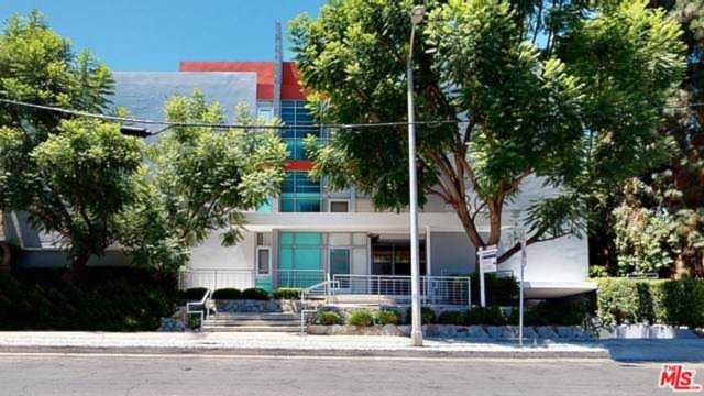 4807 Woodley Avenue #207 Encino, CA 91436