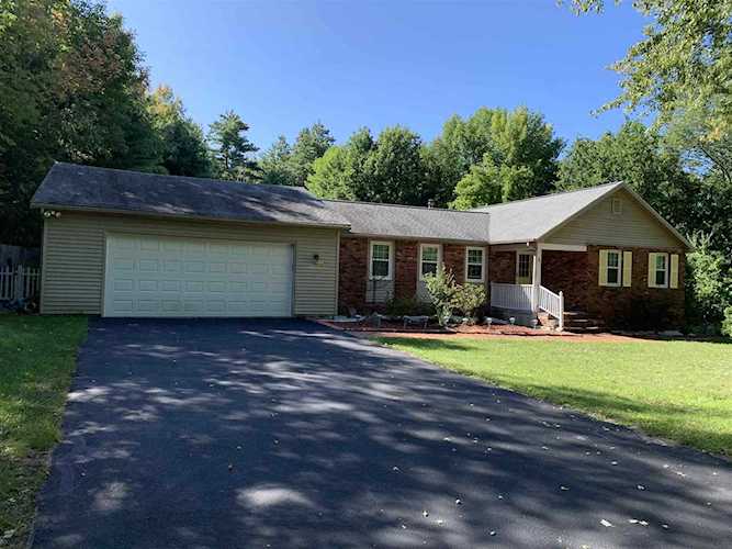5 Camelot Dr Bedford, NH 03110