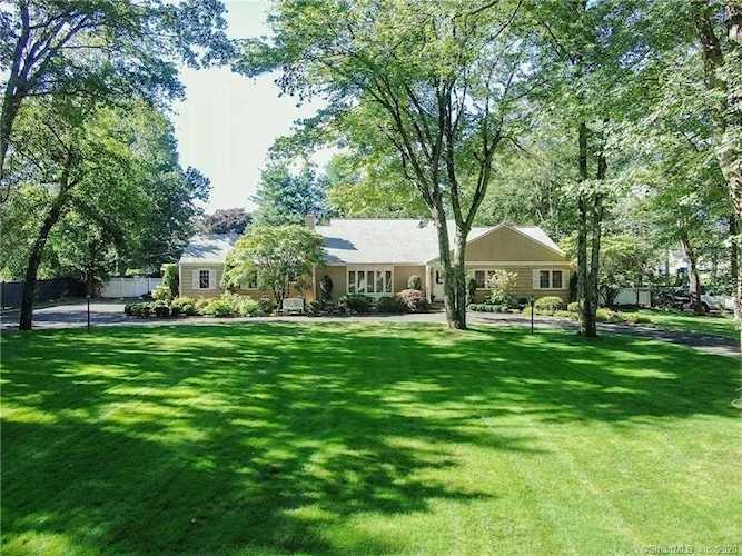 23 Westview Lane Stamford, CT 06902
