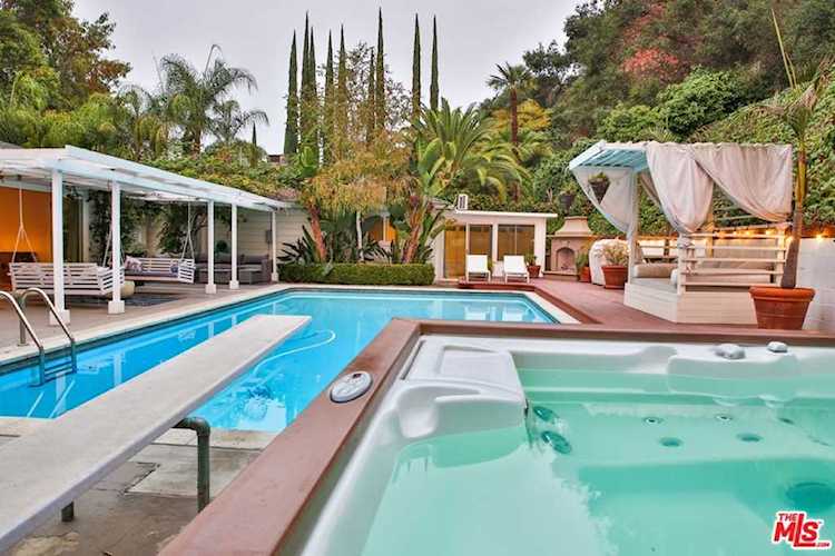 3271 Laurel Canyon Boulevard Studio City, CA 91604