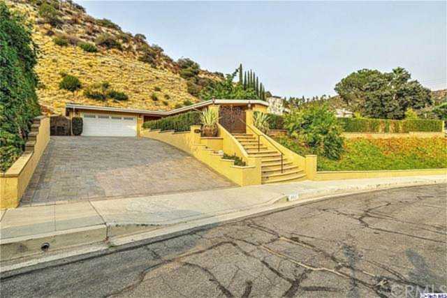 2551 Allanjay Place Glendale, CA 91208