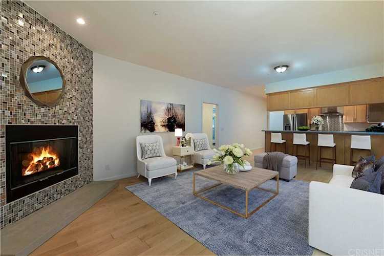 3855 Ridgemoor Road Studio City, CA 91604