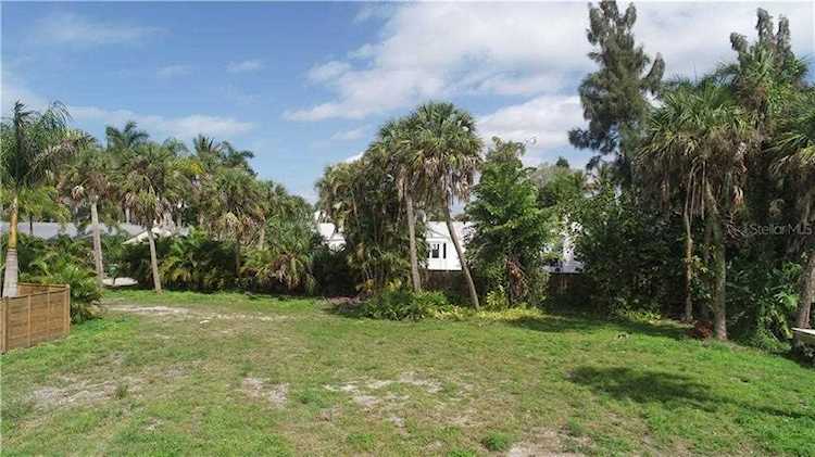 3409 Seagrape Dr Sarasota, FL 34242