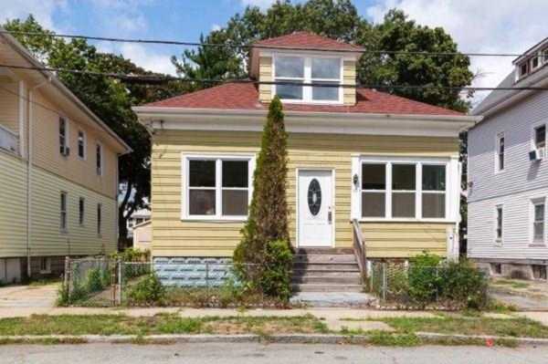 15 Thackery St Providence, RI 02907