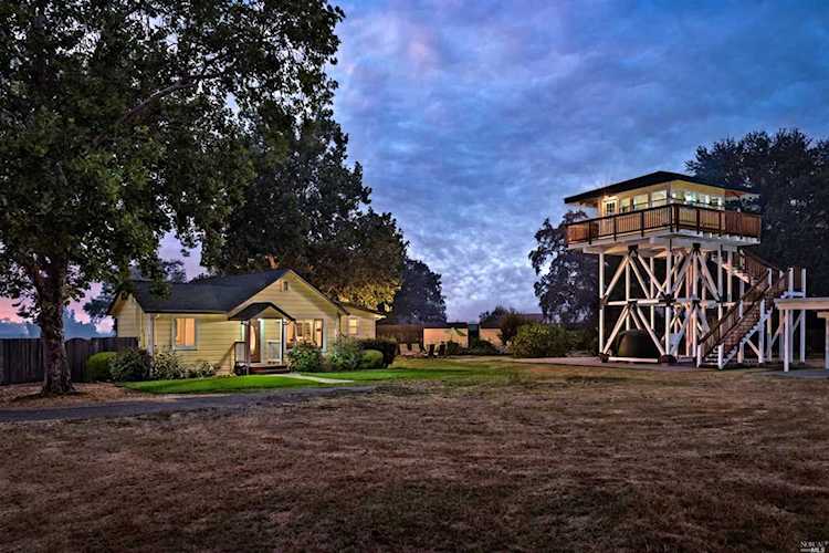 11897 Old Redwood Highway Healdsburg, CA 95448