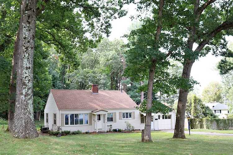 17 Overlook Dr. Springfield, MA 01118