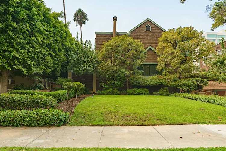 209 S Oakland Avenue #D Pasadena, CA 91101