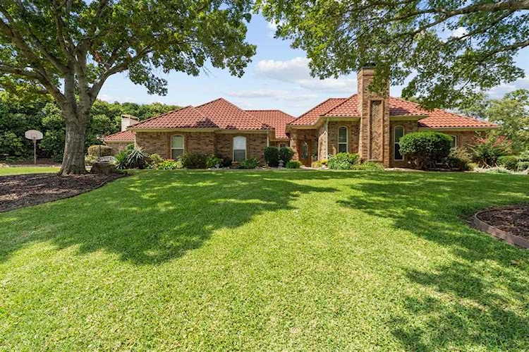 1 W Lago Vista Lucas, TX 75098