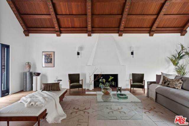2015 N Curson Avenue Los Angeles, CA 90046