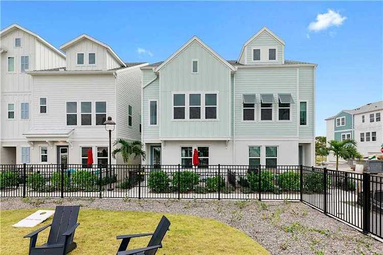 2312 Lindstrom St Sarasota, FL 34237