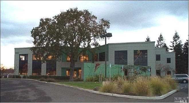 855 Bordeaux Way Napa, CA 94558