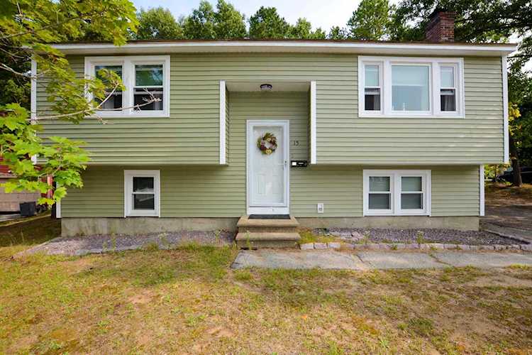 15 Burnett St Nashua, NH 03060