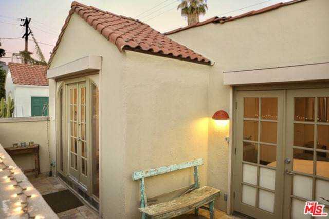 1234 1/4 N Cahuenga Boulevard Los Angeles, CA 90038
