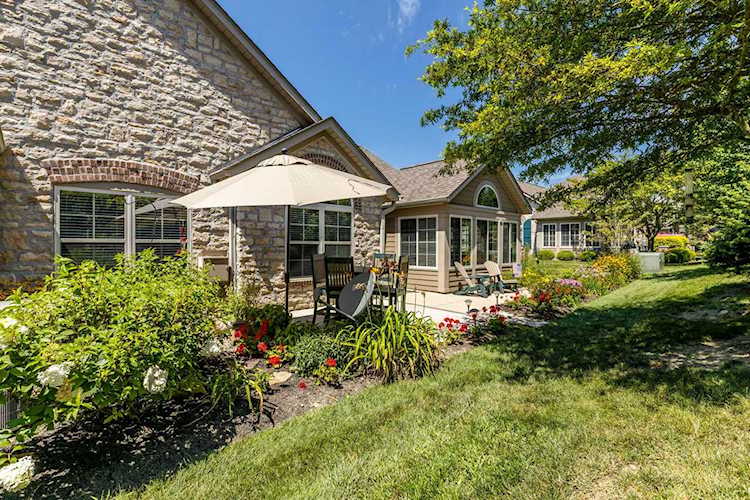 221 Stonegate Loop Pataskala, OH 43062