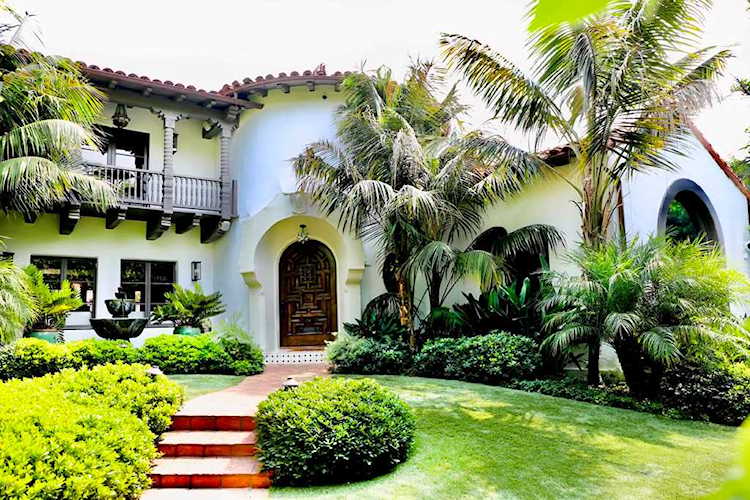1992 N Alexandria Avenue Los Angeles, CA 90027