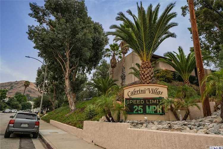 9551 Via Ricardo Burbank, CA 91504