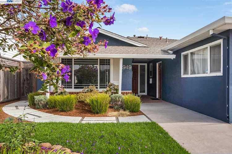 1949 Sandcreek Way Alameda, CA 94501