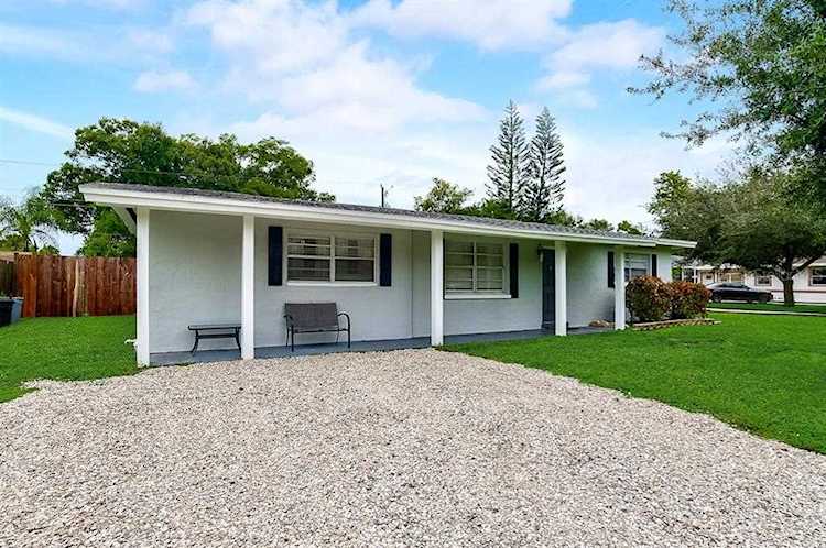 1415 Francis Ave Sarasota, FL 34232