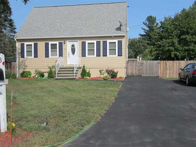 3 Cassandra Ln Nashua, NH 03062