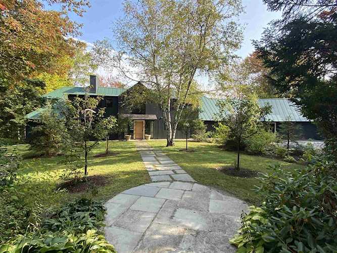 145 Lintilhac Ln Stowe, VT 05672
