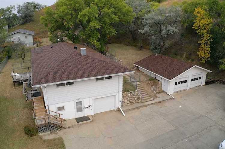 1205 NW 9th Street Minot, ND 58703