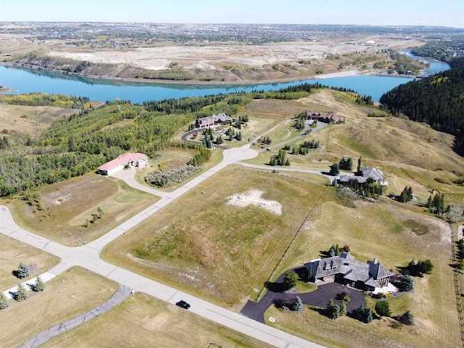 16 Rodeo Dr Rural Rocky View County, AB T3Z 3B7