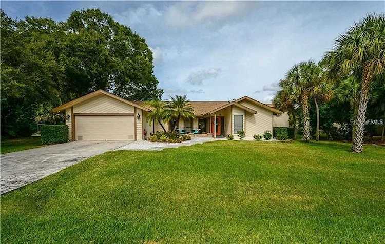 4319 Woodview Dr Sarasota, FL 34232
