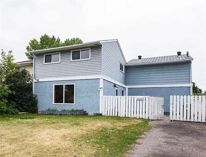 707 44 St SE Calgary, AB T2A 3E3